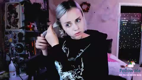 Monday-Friday 12-4 AM and 6-9 AM New York time online show from November 14, 2025, 9:13 pm