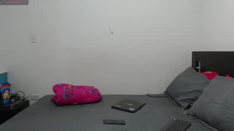 Snapshot of nanna_and_balder2 chatting on February 19, 2025, 12:14 am nanna_and_balder2 online show from February 19, 2025, 12:14 am