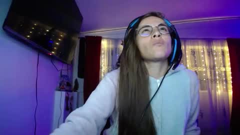 nanna yoshi online show from December 11, 2024, 4:49 am