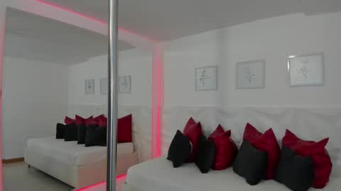 Snapshot of naomi_amoretti chatting on February 10, 2026, 4:44 pm Naomi Amoretti online show from February 10, 2026, 4:44 pm