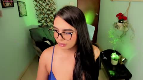 Snapshot of naomi_aniston chatting on June 18, 2026, 2:32 pm naomi_aniston online show from June 18, 2026, 2:32 pm