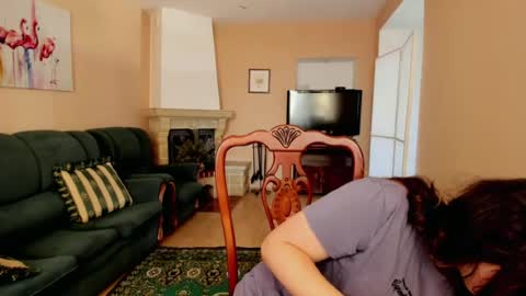 Snapshot of naomi_di chatting on June 22, 2026, 6:10 am naomi_di online show from June 22, 2026, 6:10 am