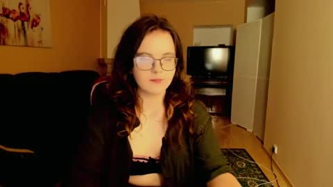 Snapshot of naomi_di chatting on June 27, 2026, 7:41 pm naomi_di online show from June 27, 2026, 7:41 pm