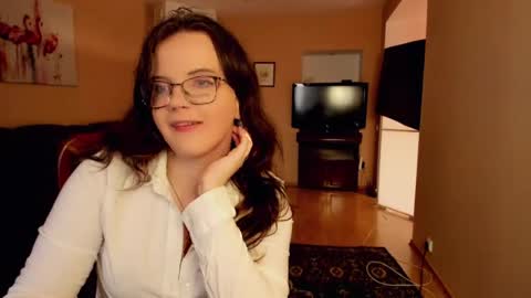 Snapshot of naomi_di chatting on July 20, 2026, 5:04 pm naomi_di online show from July 20, 2026, 5:04 pm