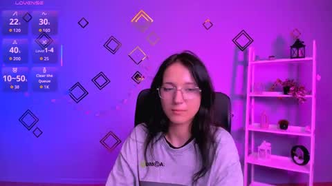 naomi_fox__ online show from May 7, 2026, 8:58 pm