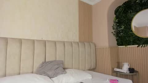 Naomi online show from April 13, 2026, 1:05 pm