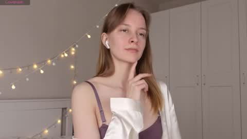 Snapshot of naomi_oops chatting on May 25, 2026, 5:08 pm Naomi online show from May 25, 2026, 5:08 pm