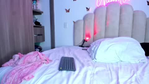    online show from October 17, 2025, 1:31 am