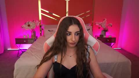 naomibaae online show from December 22, 2025, 1:13 am