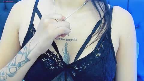 Naomi Frost online show from November 1, 2025, 1:13 pm