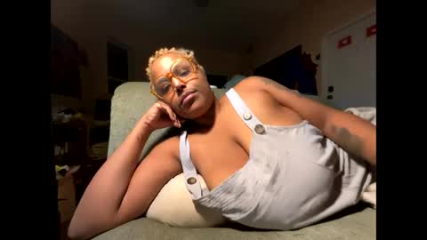 Naomigiirl6 online show from January 25, 2025, 9:15 am