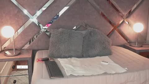 Naomi-Gray  online show from July 28, 2026, 6:42 pm
