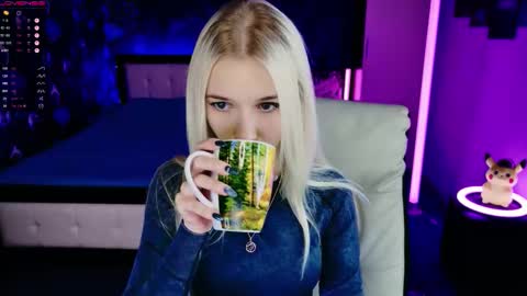 naomihita online show from November 28, 2025, 4:53 pm