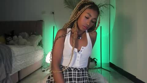 Naomii online show from September 14, 2025, 12:43 am