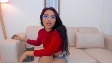 naomiiii   online show from December 28, 2024, 2:54 am