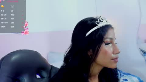 naomiiii   online show from September 25, 2025, 12:09 pm