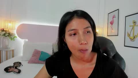 naomiiii   online show from October 2, 2025, 11:50 am