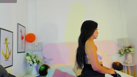 naomiiii   online show from October 11, 2025, 11:53 am
