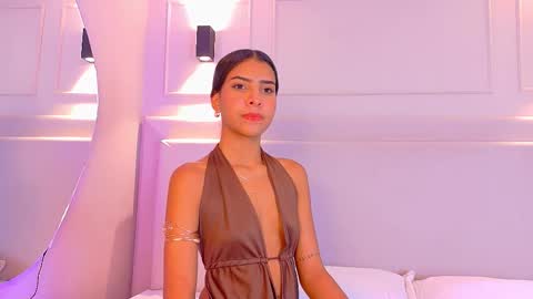 Naomi Klarc online show from November 13, 2025, 3:49 am