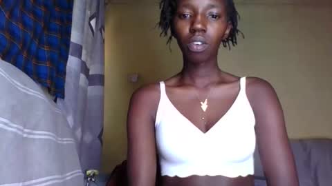 naomilittle31025 online show from October 7, 2025, 8:55 am