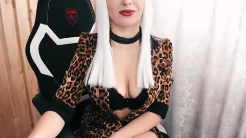 Snapshot of naomimelone chatting on March 3, 2026, 7:47 am Naomi online show from March 3, 2026, 7:47 am