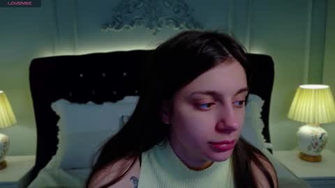 Naomi online show from November 28, 2025, 4:48 am