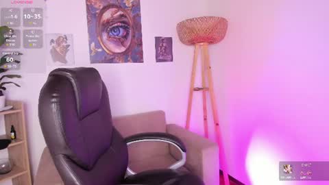 Snapshot of naomisaenz_ chatting on June 20, 2026, 10:23 pm N A O M I online show from June 20, 2026, 10:23 pm