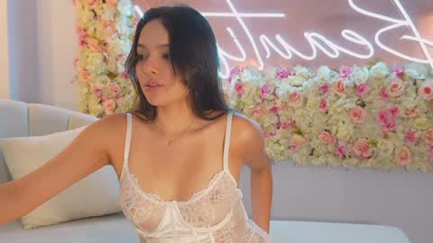 Snapshot of naomisainz chatting on January 22, 2025, 2:46 pm Naomi online show from January 22, 2025, 2:46 pm