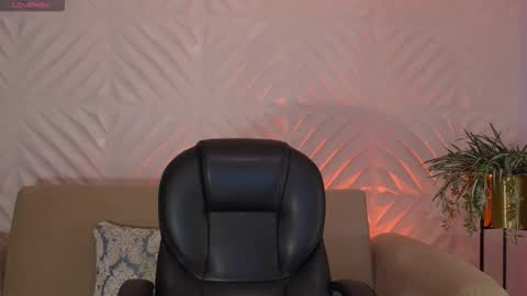 Naomi online show from March 18, 2026, 2:31 pm