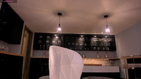 Naomi online show from April 20, 2026, 1:36 pm