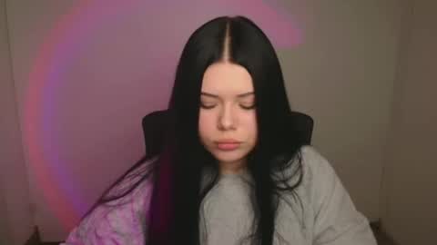 Snapshot of naomivibes chatting on October 22, 2025, 5:45 pm Naomi online show from October 22, 2025, 5:45 pm