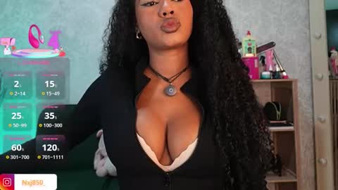 Naomi     online show from December 1, 2025, 2:38 am