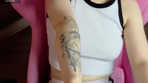 Naomi online show from October 2, 2025, 8:27 pm