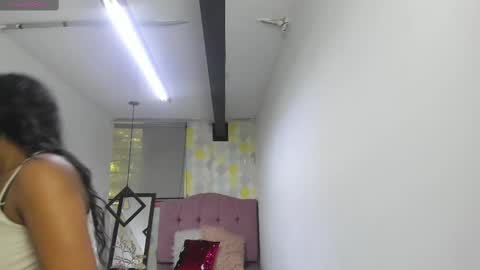 Snapshot of naomy__smith__ chatting on March 1, 2025, 12:23 pm N A O M Y online show from March 1, 2025, 12:23 pm