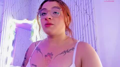 Naomy  online show from March 29, 2026, 3:17 am