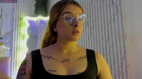 Naomy  online show from April 14, 2026, 3:12 am