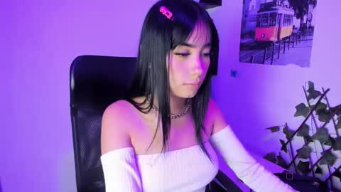 Snapshot of naomywatsonm chatting on November 7, 2025, 2:28 pm Naomy Watson online show from November 7, 2025, 2:28 pm