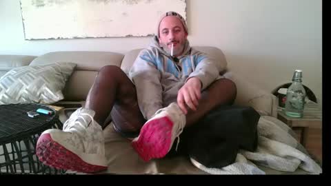 nassobout online show from February 19, 2025, 12:33 pm