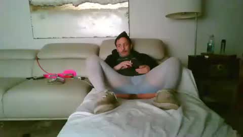 nassobout online show from February 5, 2026, 9:47 am