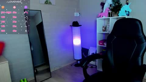 Snapshot of nastasya_cute chatting on December 23, 2025, 1:36 am Nastya online show from December 23, 2025, 1:36 am