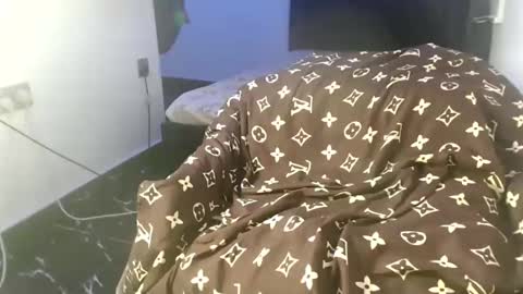 ella online show from December 21, 2025, 10:44 am