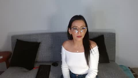 nathalia online show from January 12, 2025, 2:35 am