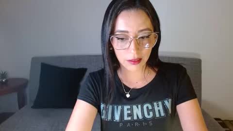 nathalia online show from January 19, 2025, 2:47 am