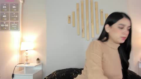 Natacha Diaz online show from November 18, 2025, 11:03 am