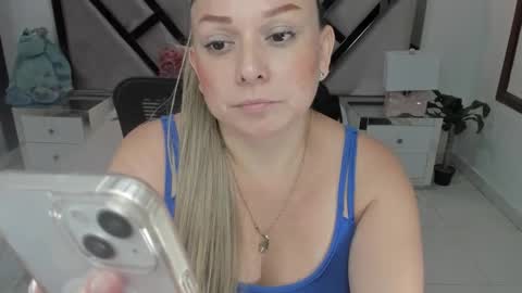 natalia5560 online show from November 26, 2025, 3:24 pm