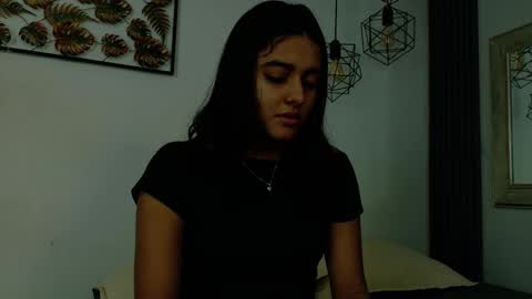 Naty  online show from December 1, 2025, 11:59 am