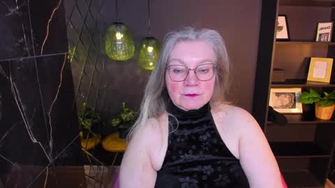 NataliCloud online show from April 7, 2026, 1:22 pm