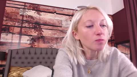 Natalie online show from October 19, 2025, 10:27 am