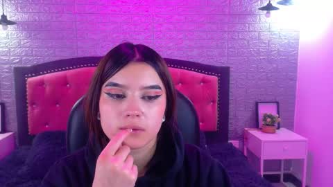 natalie  online show from October 27, 2025, 2:48 am