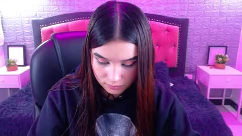 natalie  online show from October 31, 2025, 3:07 am